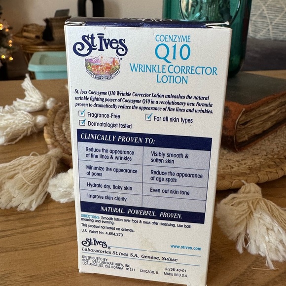 St. Ives Coenzyme Q10 Wrinkle Corrector Lotion - Picture 2 of 2